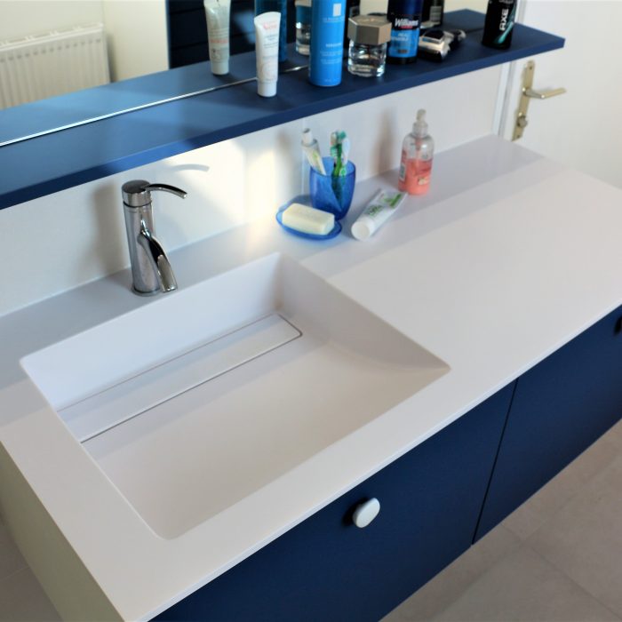 Esprit marin pour une nouvelle salle de bain